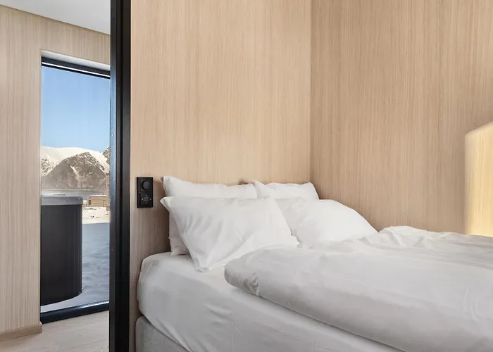 Arctic Serenity Lodge Lofoten - Jacuzzi & Sauna Ll12